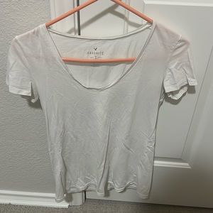 American Eagle White V neck Tee S